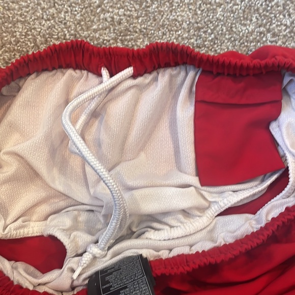 ADIDAS NEBRASKA running short - Picture 6 of 6